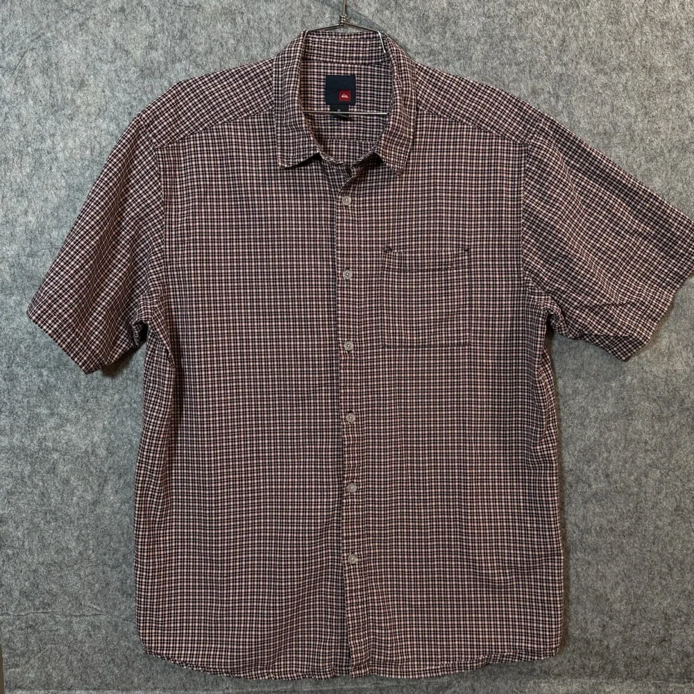 Quiksilver Shirt Men Size XLarge Button Up Modern Fit Short Sleeve